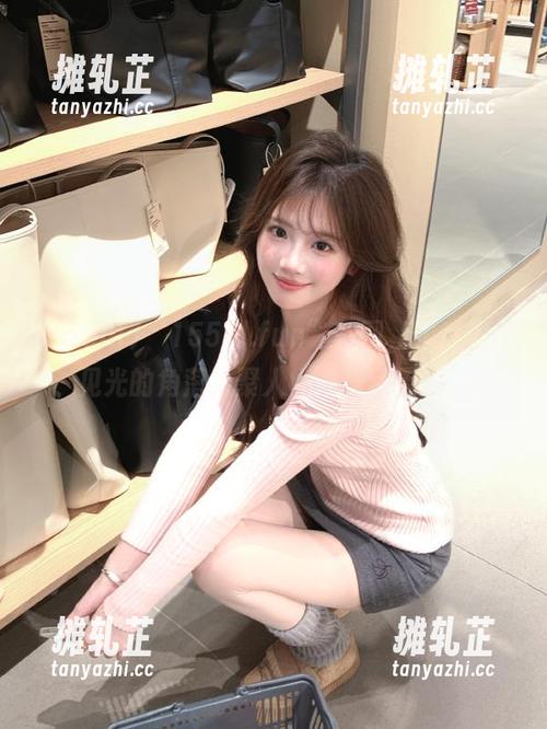 “155hl.fun”官网，果然是不见光的角落，聚人人心槽点无限。