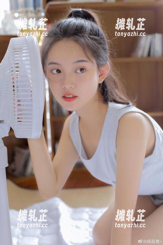 下载“166fun”，手握巨型瓜，把无聊生活画成彩虹！