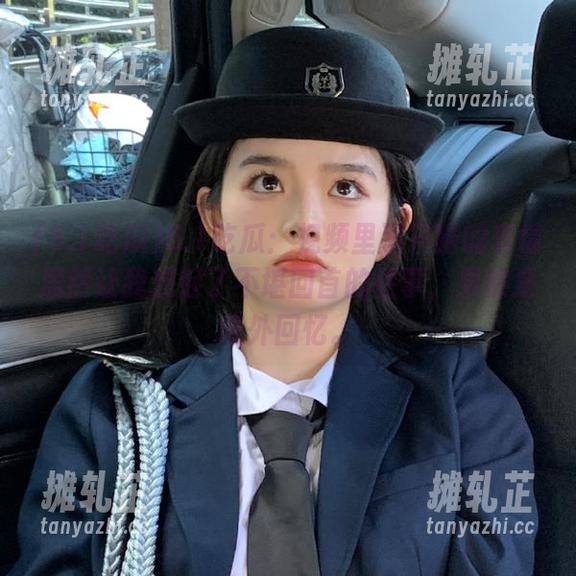 5.1吃瓜：视频里那只猫的表情居然让我想起了不堪回首的往事，果然是意外回忆。