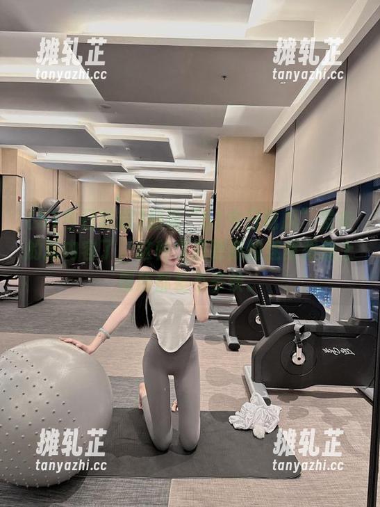 51今日吃瓜 别说“51今日吃瓜”发布的新内容了,这种信息更新的速度跟我上厕所都差不多快。