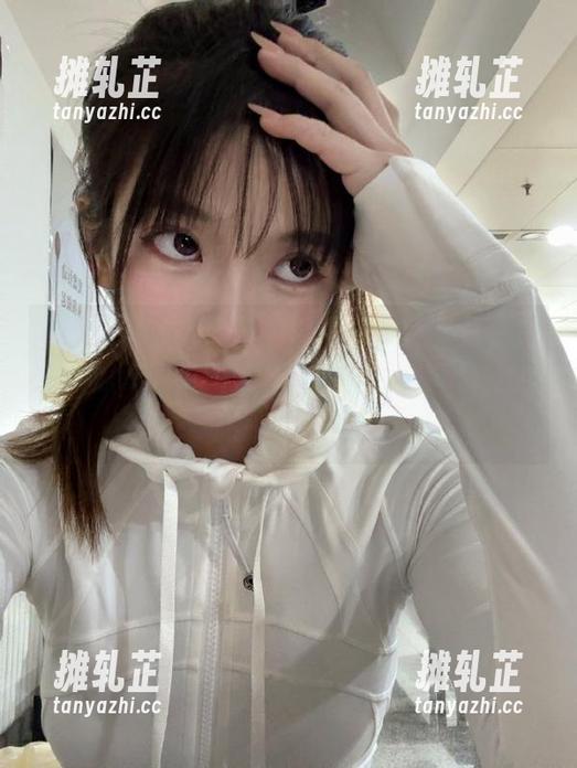 隔着屏幕都能感受到“718黑瓜吃料”网站传来的骚动，真是让人血脉喷张啊。