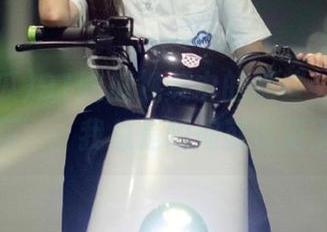 91吃瓜视频中的那些‘精彩瞬间’：我总是瞬间就忘记了