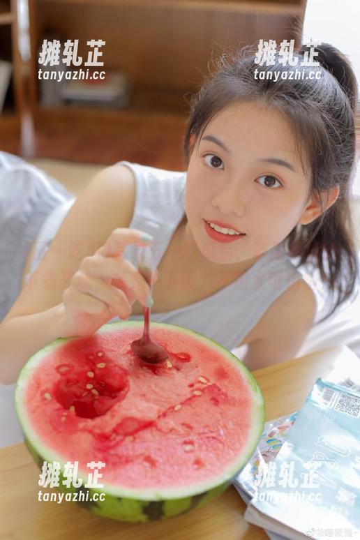 五一吃瓜 登录五一吃瓜后,苹果手机的下载姿势,多秀一下呗,不然太可惜啦!