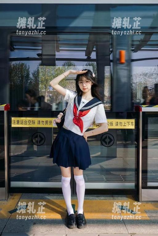 你还在没事躲起来？赶快用全网吃瓜苹果版，瓜哪里人多你就去哪里！