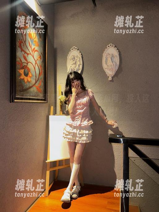 不要犹豫，登录吃瓜网，投入这气氛热烈的八卦入口吧！