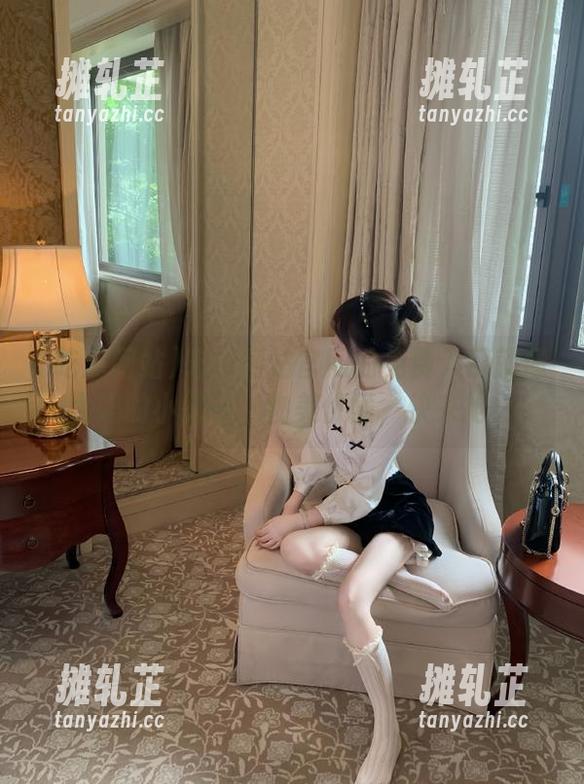 吃瓜网站官网的免费入口就像大妈的小摊子，物美价廉，快来抢！