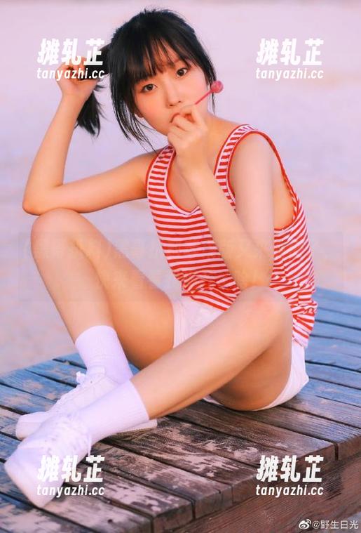黑哥扒料苹果版又来偷懒了，快来看看我揭开了啥！