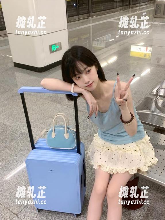 今日吃瓜事件又有新料，快来‘黑料不打烊’免费领八卦！