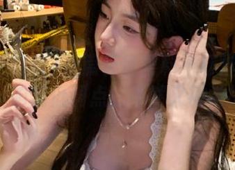 万篇长征黑料不打烊发布第四期，咱们低调点，不然又被举报了…