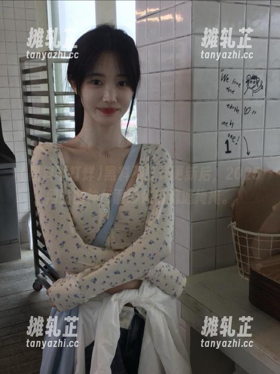 黑料不打烊更新后，2025网站的神秘面纱依旧遮遮掩掩。