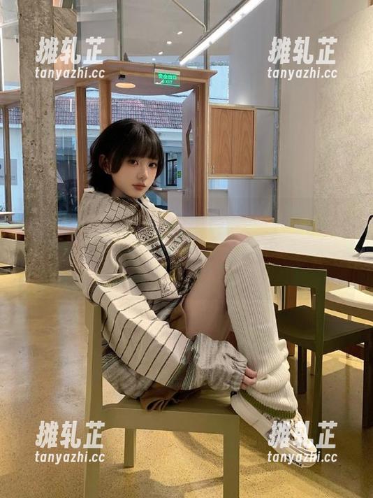 吃瓜事件像过山车一样刺激，想要搭车？赶紧下载黑料不打烊，开启一场“瓜旅”的冒险吧！