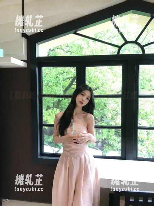 直达黑料吃瓜不打烊，向那盘老虎菜发起挑战！