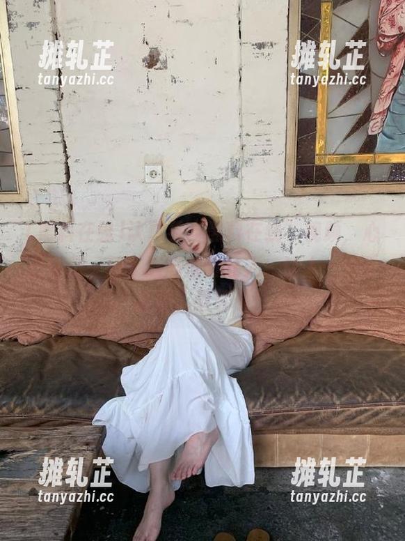 认真看“黑料在线”视频，心里微微一颤，这剧情真让人、让人……不重要，继续看！