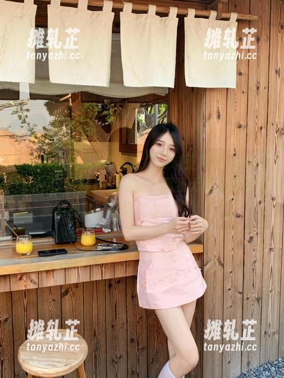 如果说“黑料正能量index·php”网站是个聚会，那我无疑是不请自来的朋友，钻研になっちゃって。