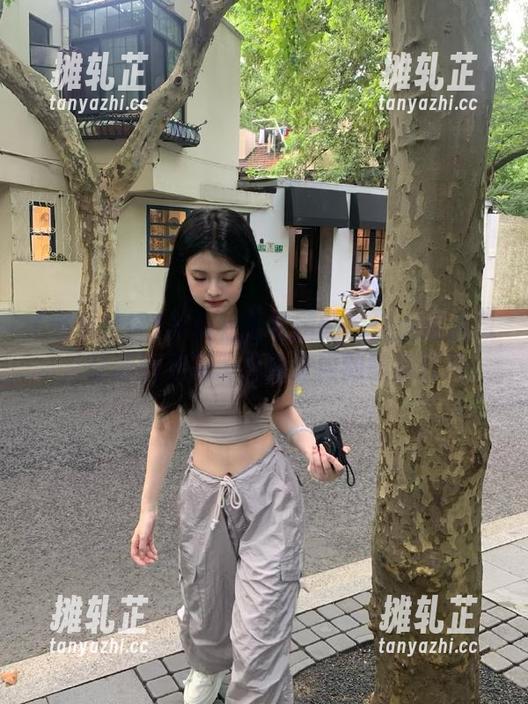 黑料社区官网的鲜活小道消息，让我感受到了八卦业内的酸甜苦辣