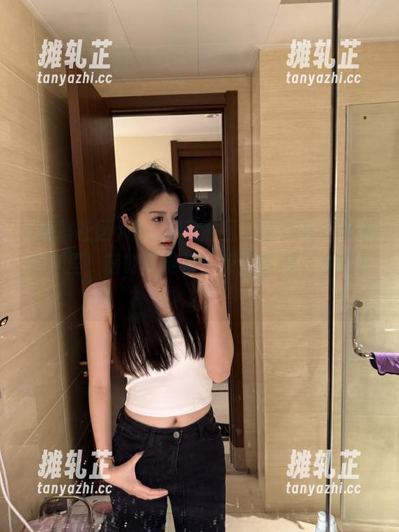 观看黑料社区，沉浸在八卦的海洋里，随时可能被“惊涛骇浪”冲回来！