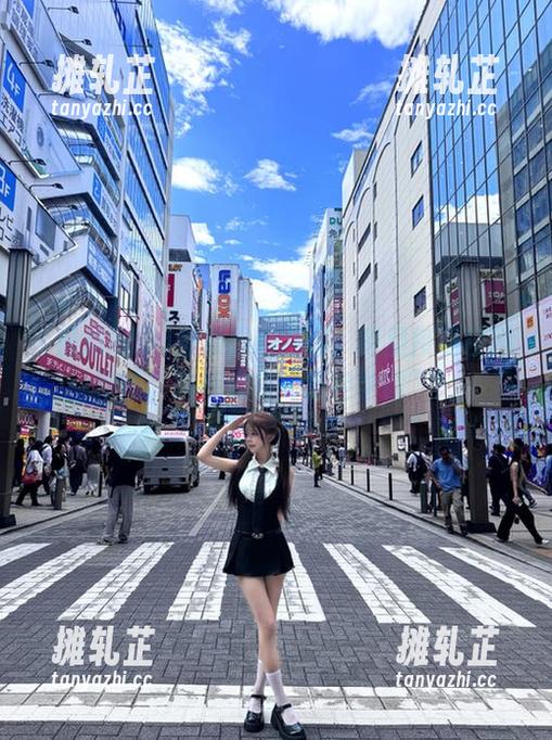 最新黑料网曝：明星接受校园专访，瞬间变身“正经学霸”！